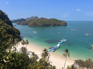 Exploring Angthong National Marine Park: A Day Trip Adventure from Koh Samui